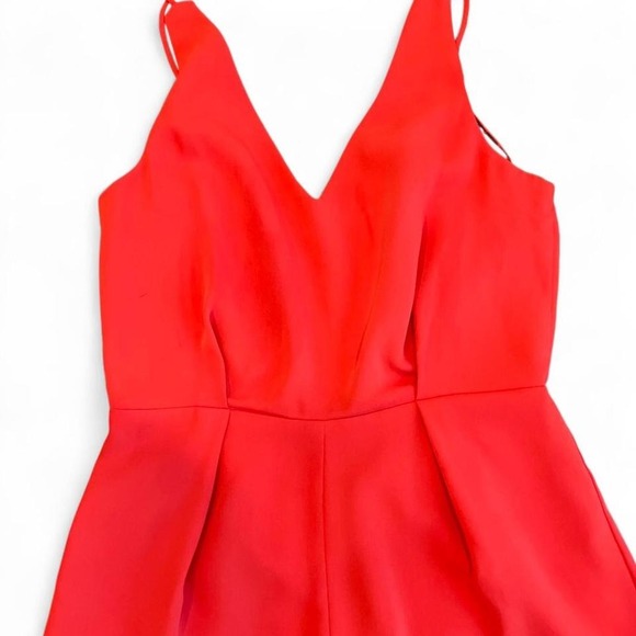 Top Shop red romper featuring a sleeveless design and a flattering V-neckline - Picture 2 of 4